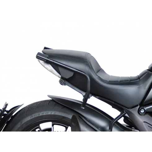 SHAD βάσεις πλαϊνών βαλιτσών 3P System DUCATI DIAVEL 1200 D0DV14IF SHAD βάσεις πλαϊνών βαλιτσών 3P System DUCATI DIAVEL 1200 D0DV14IF